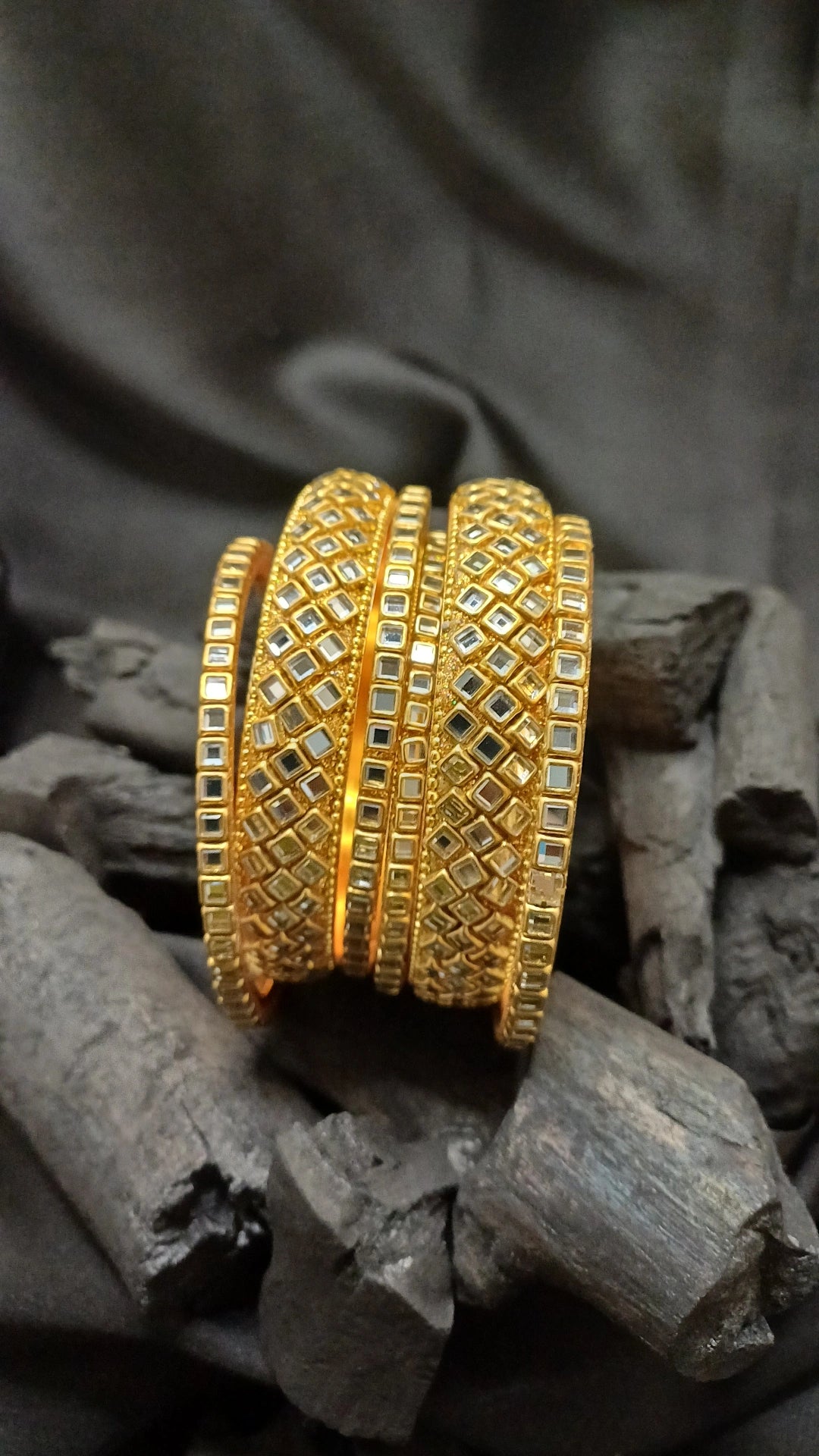 NUHA KUNDAN BANGLES