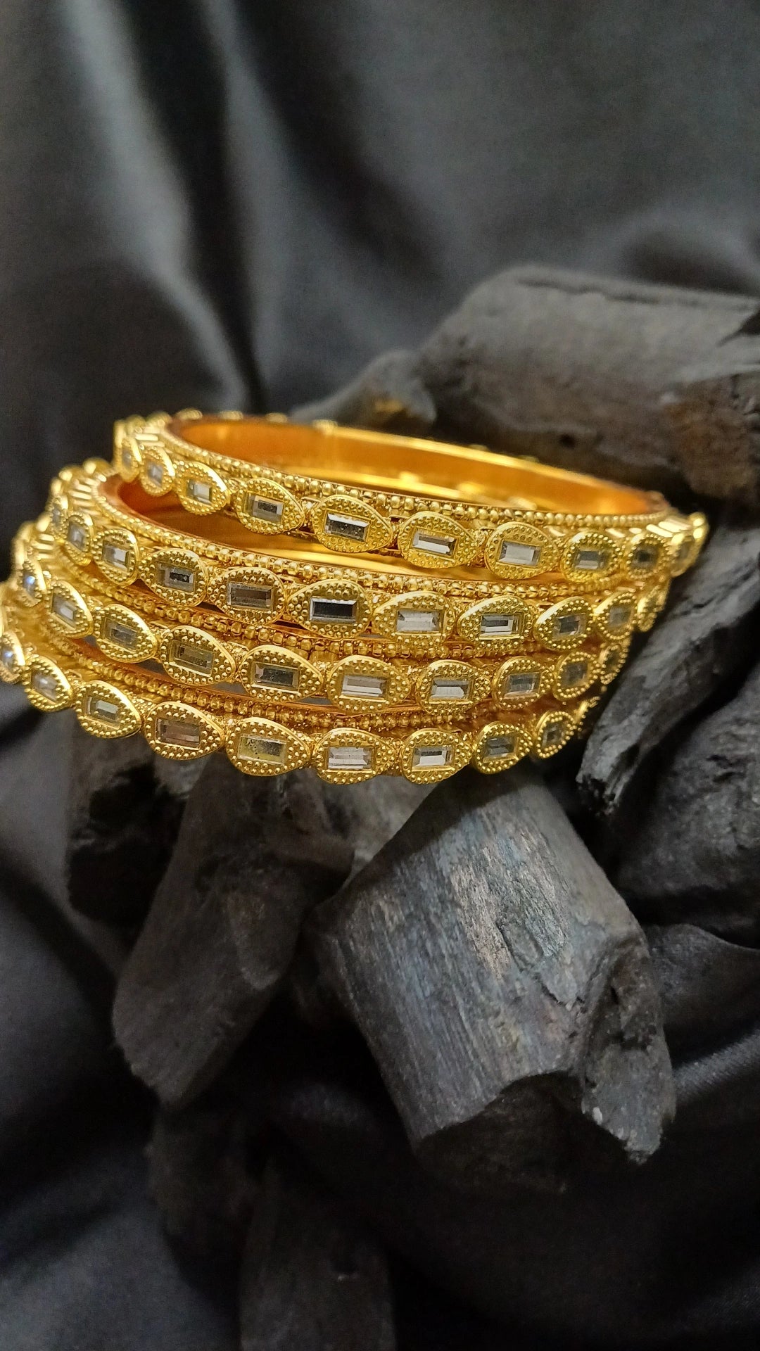 NOORI KUNDAN BANGLES