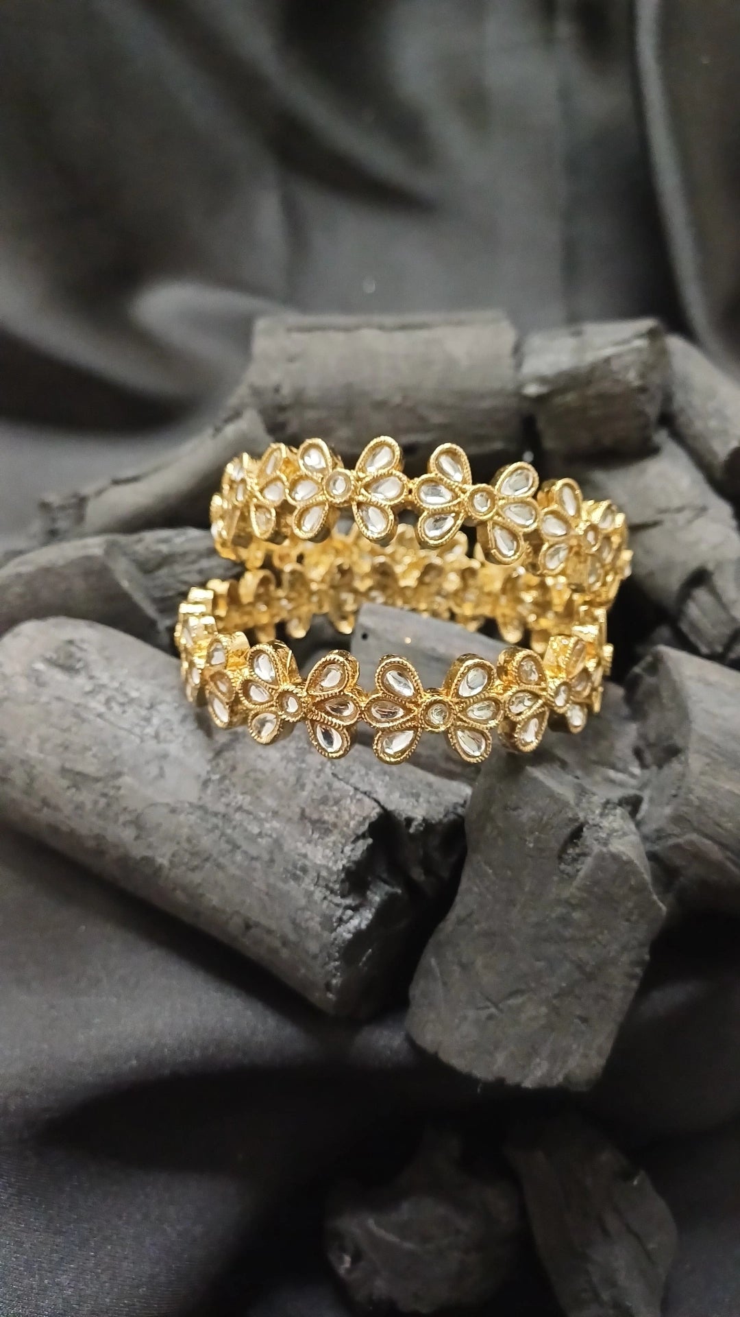 MEENAKSHI KUNDAN BANGLES