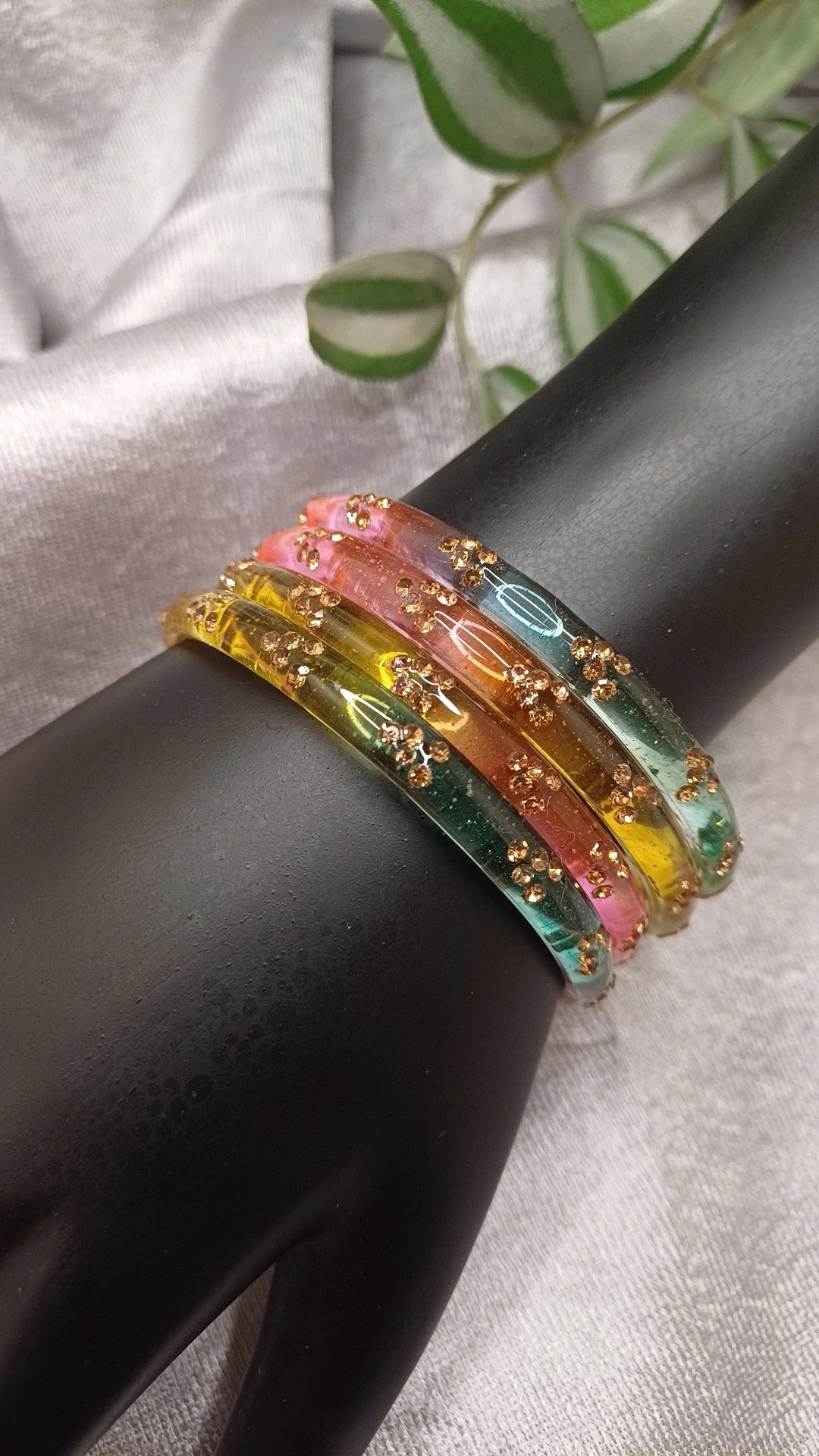 RANGEELA LIGHT GLASS BANGLESS SET OF 4