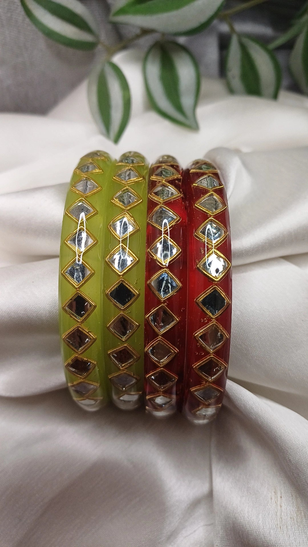 RESIN ELEGANCE LIGHT GREEN N RED