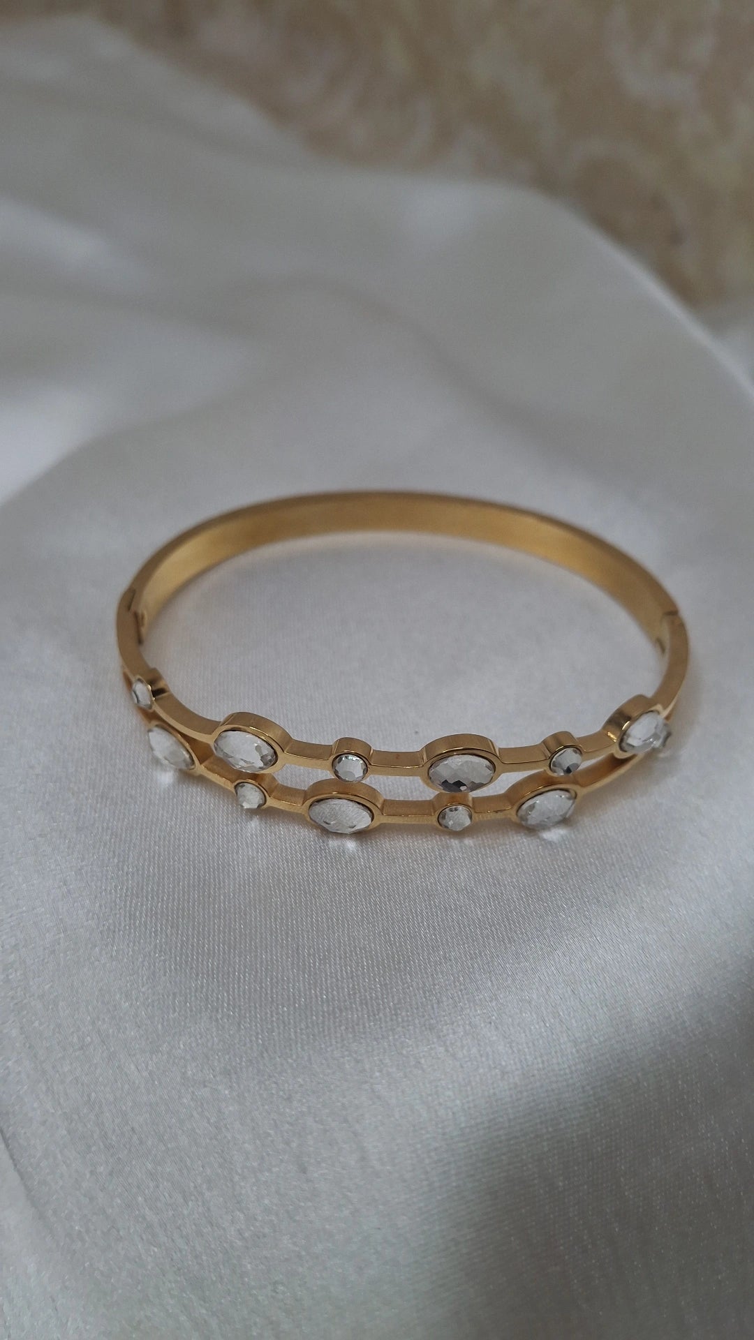 GOLD SLEEK BRACELET