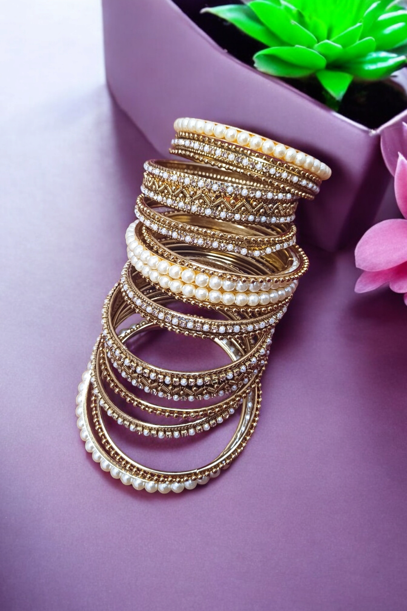 GOLD ELEGANCE BANGLES SET