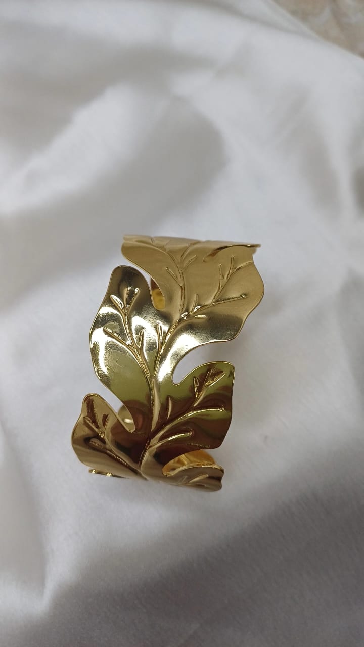 LEAFY GOLD BRACELET