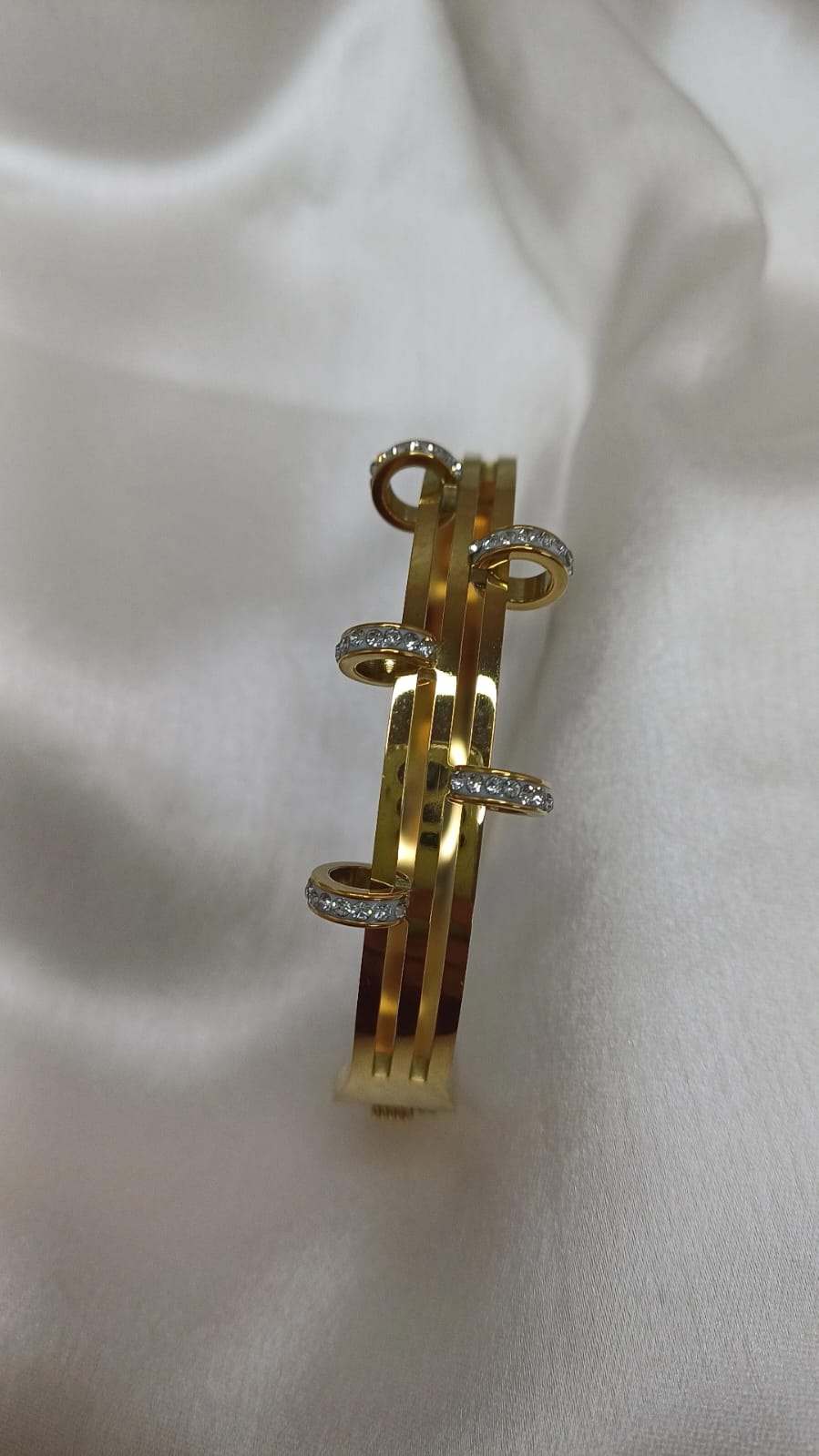 GOLD CUFF SLEEK BRACELET