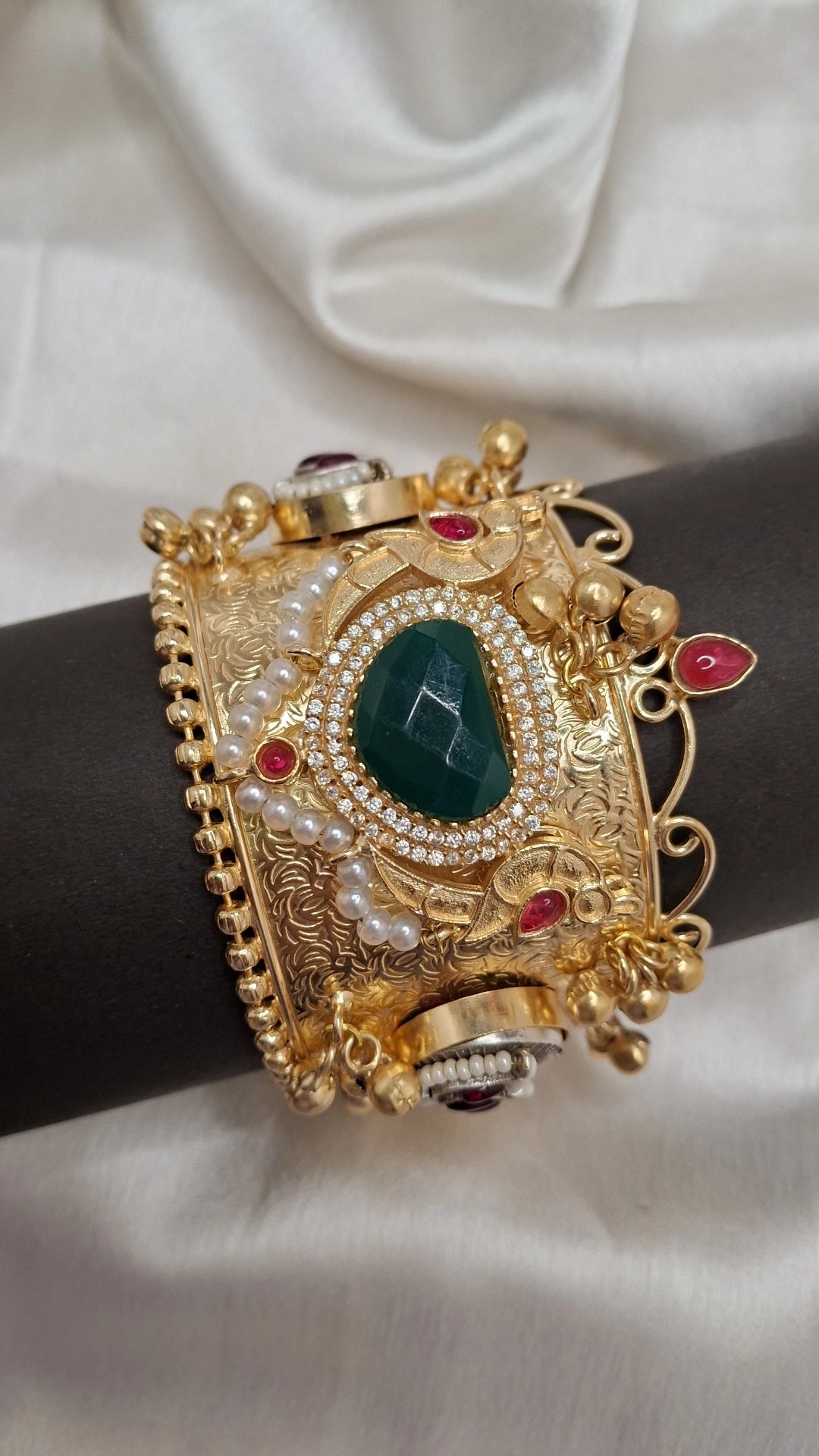 ANVI ROYAL KADA