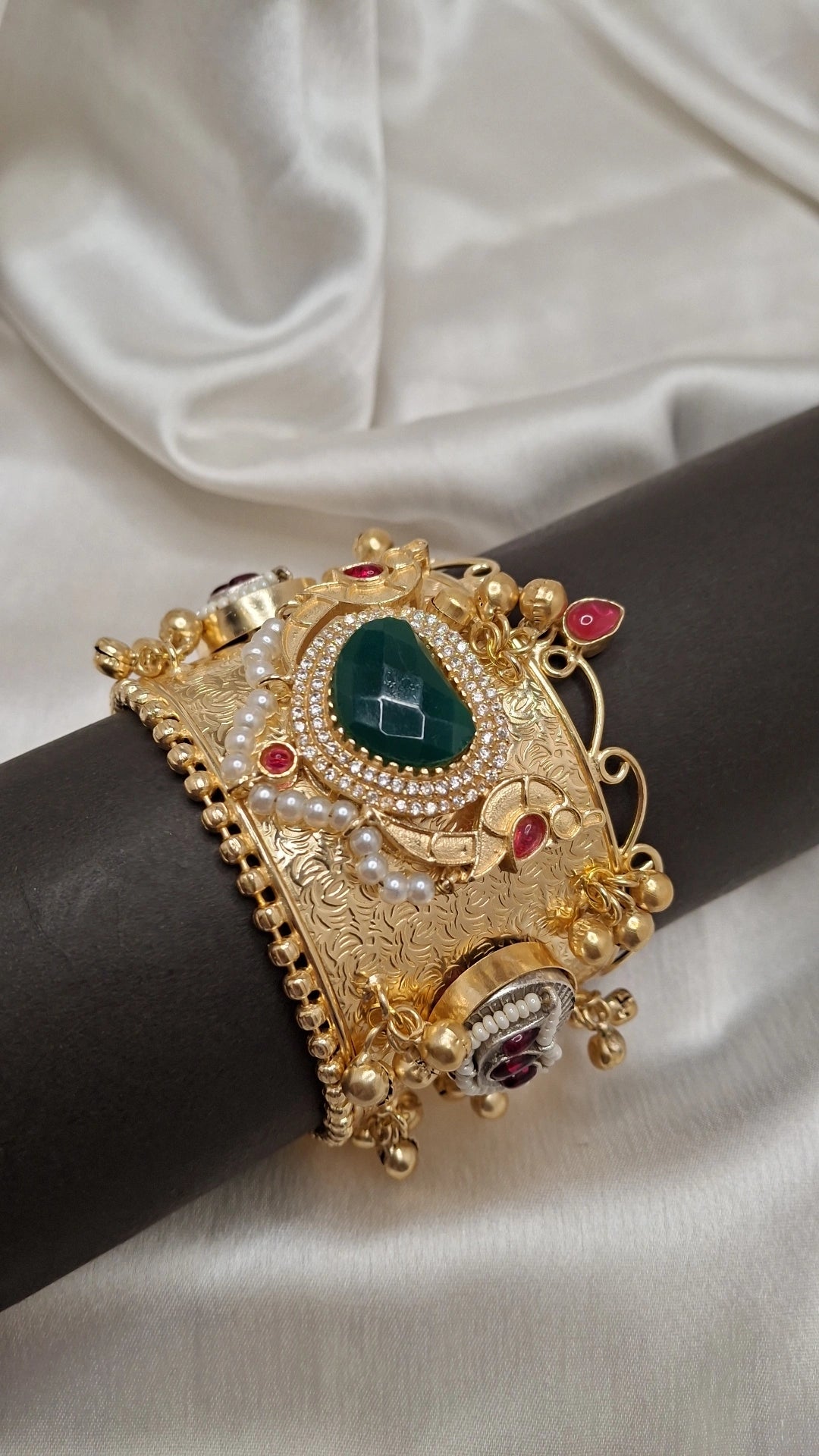 ANVI ROYAL KADA