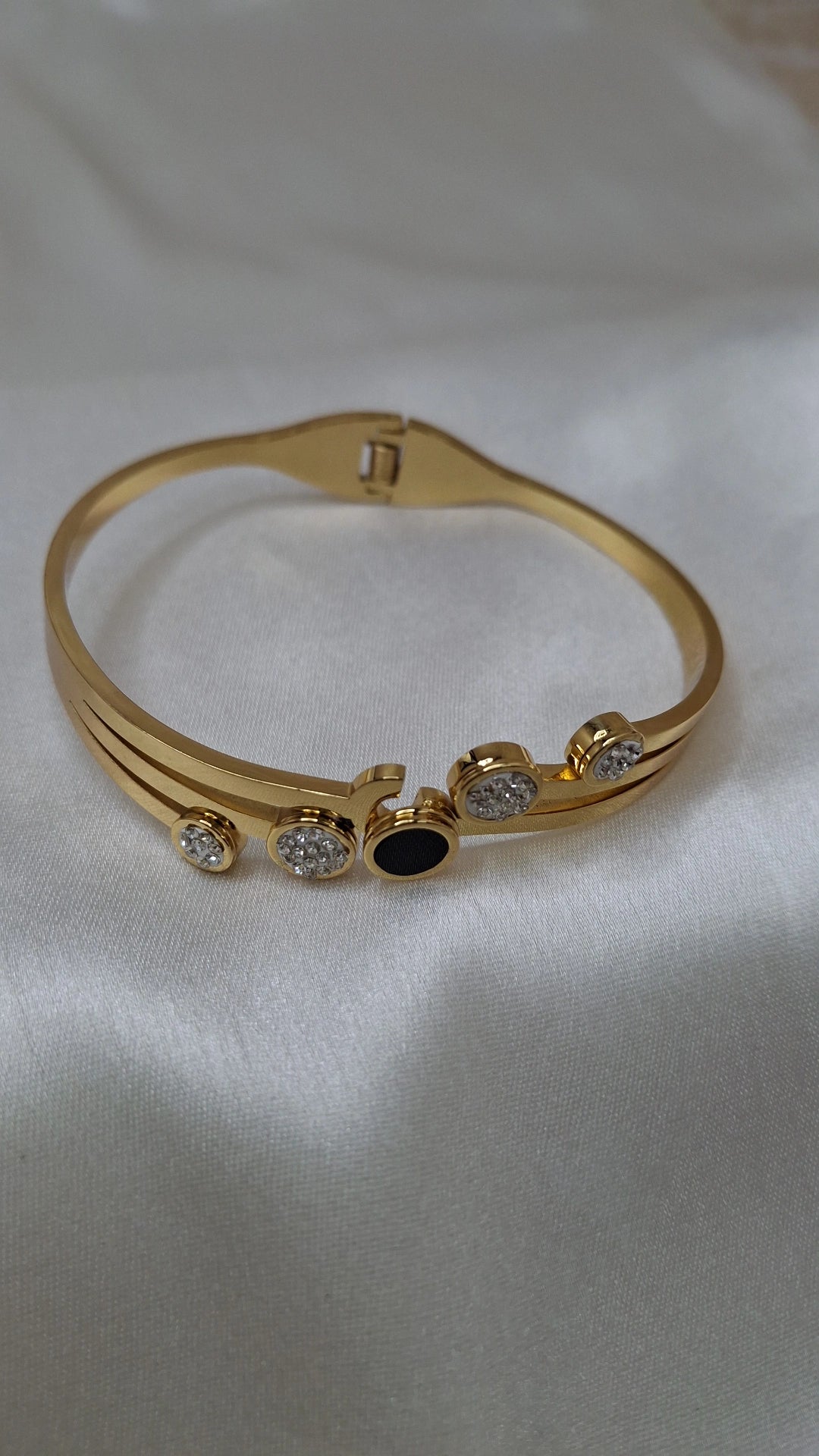 STYLISH CUFF BRACELET