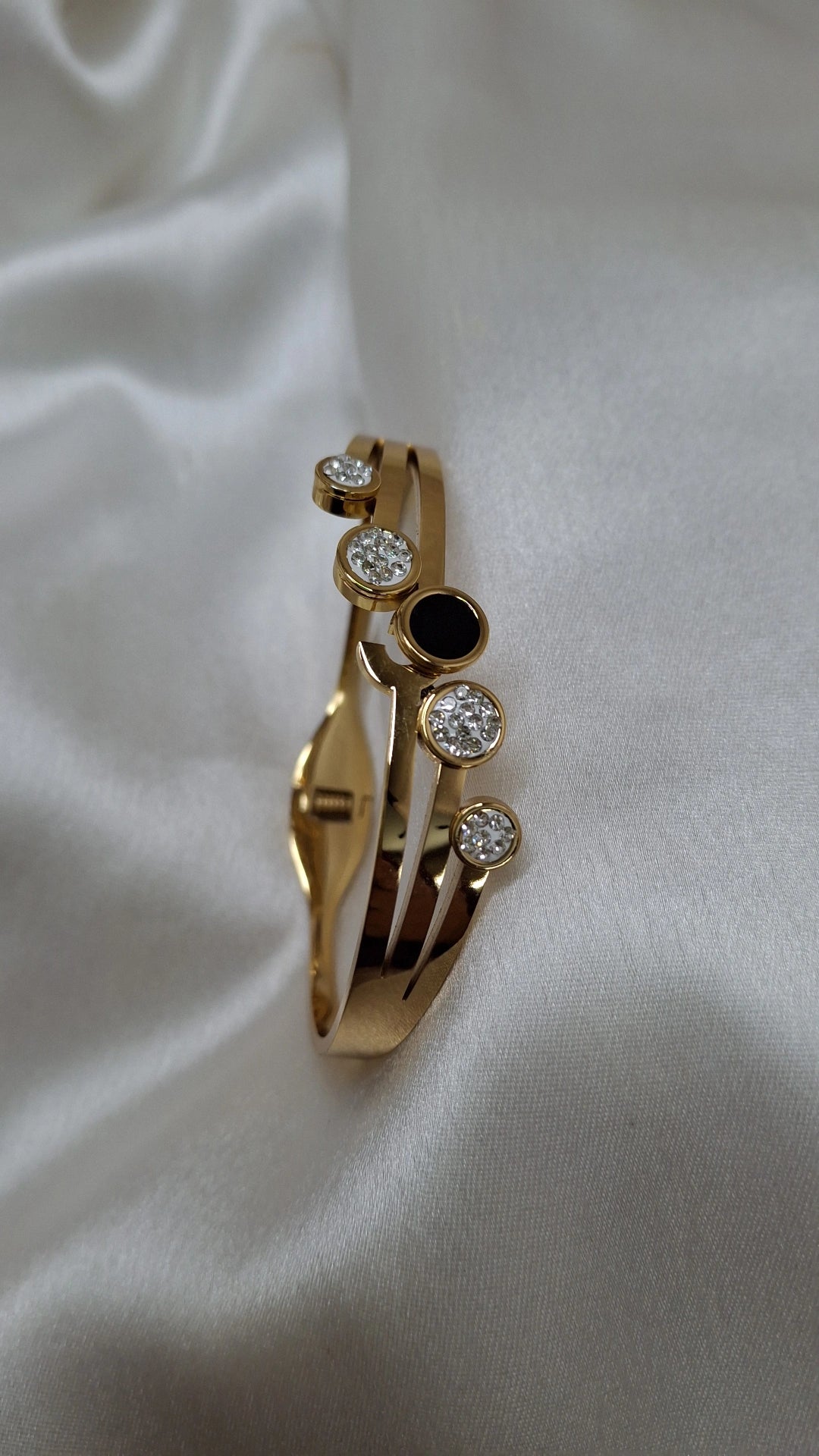 STYLISH CUFF BRACELET