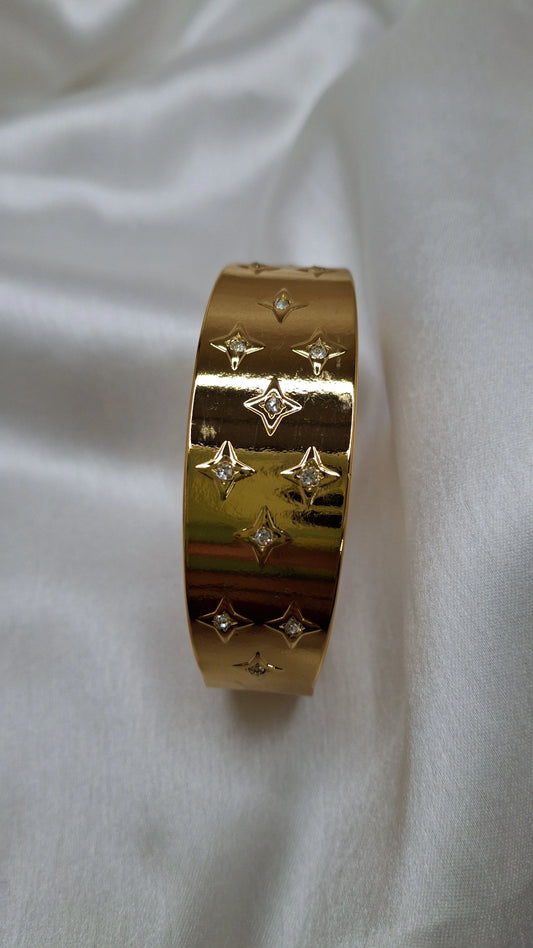 GOLD  CUFF BRACELETS